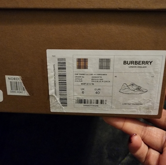 Burberry Sneakers - Picture 11 of 11